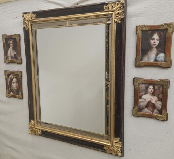 Specchio rilegato in ottone con 4 stampe