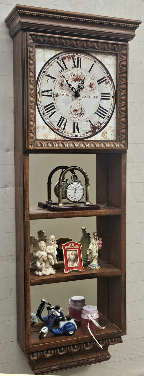 Orologio da parete con mobiletto
