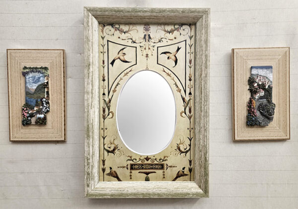 Specchio e quadretti rustici