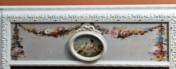 Completo bianco con puttini e fanciulle - immagine 2