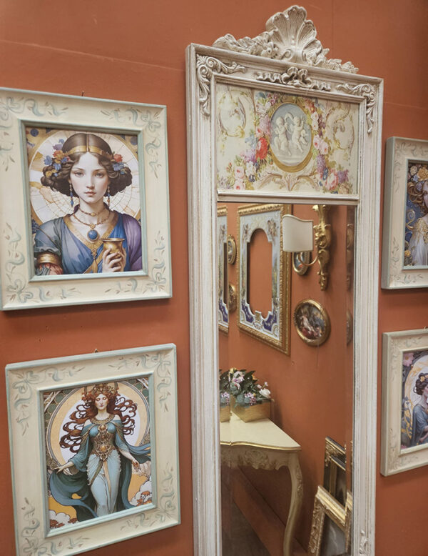Specchio con 4 stampe di dame - immagine 2