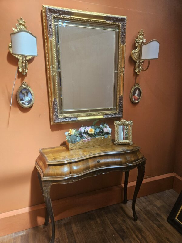 Completo con cornice veneziana