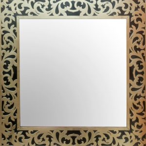 Specchiera in legno traforata a mano