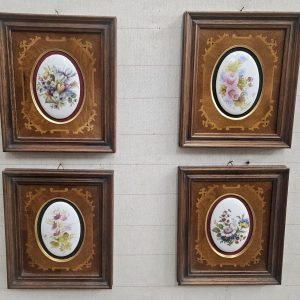 4 miniature in porcellana