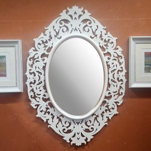 Specchio traforato e 2 quadretti