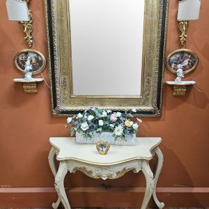 Completo con cornice incisa